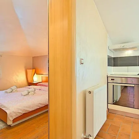 Stunning In With Kitchen * Πόρετς
